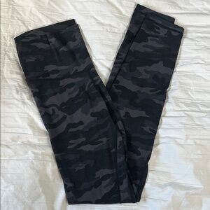 ColorfulKoala Black Camouflage Leggings